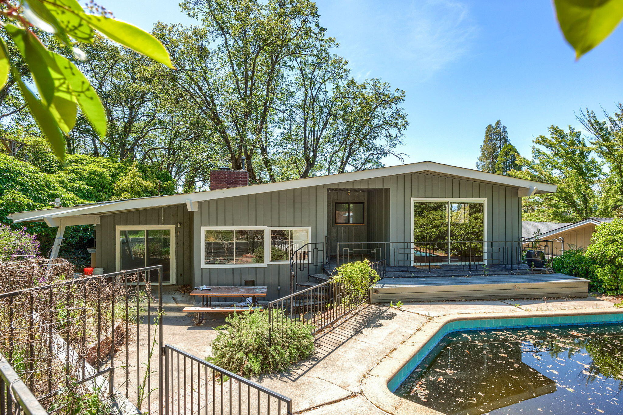 240 North Barneburg Road Medford, OR 97504 - Photo 41 of 44 14
