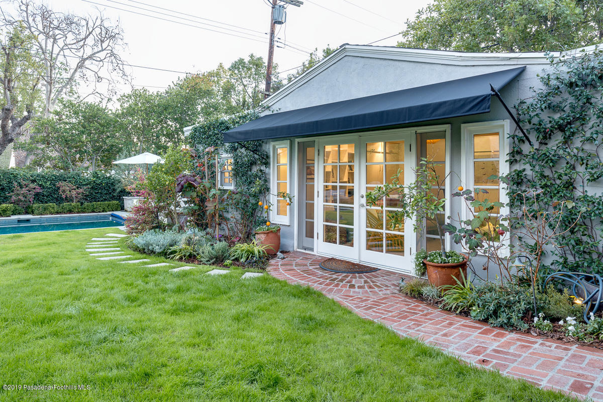 191 Sierra View Road Pasadena, CA 91105 - Photo 31 of 52 a house view with a garden space
