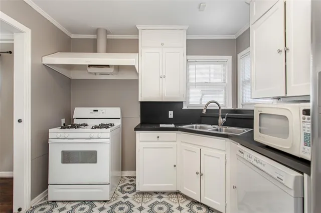 $2,295 | 8642 Daytonia Avenue, Dallas, TX 75218