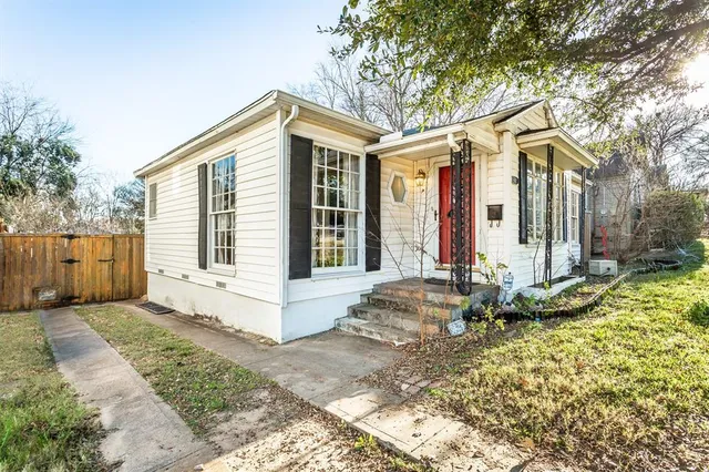 $2,295 | 8642 Daytonia Avenue, Dallas, TX 75218