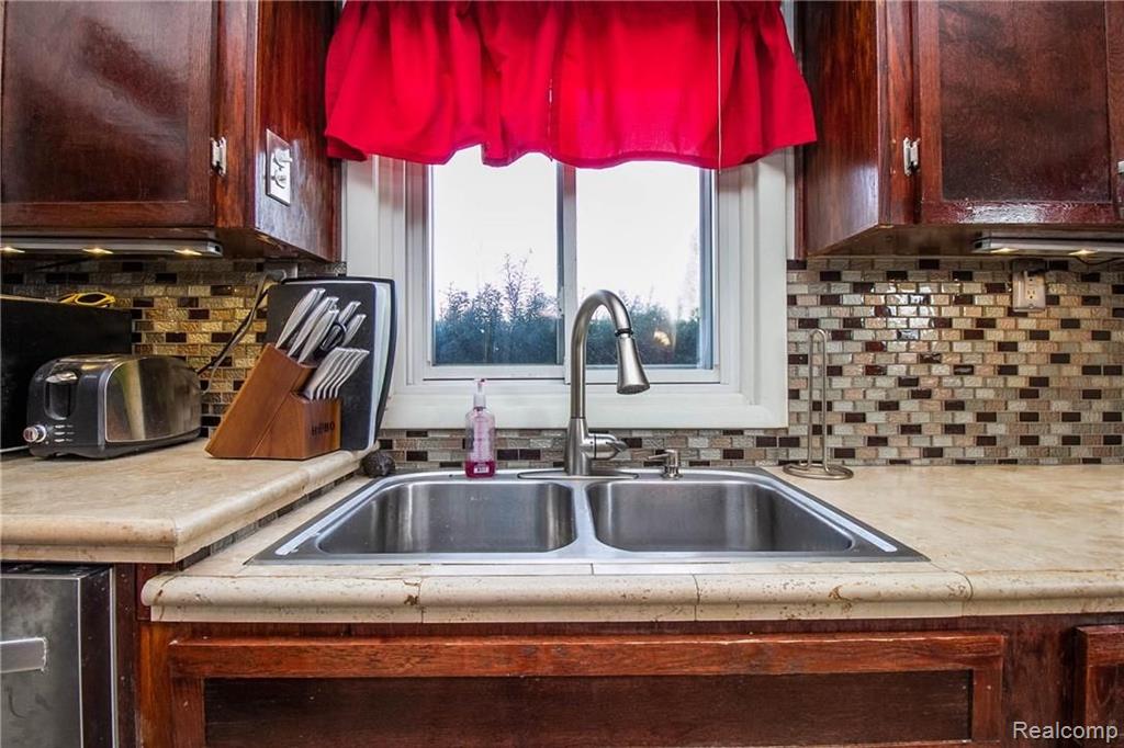 30001 Hickey Road New Baltimore, MI 48051 - Photo 13 of 29
