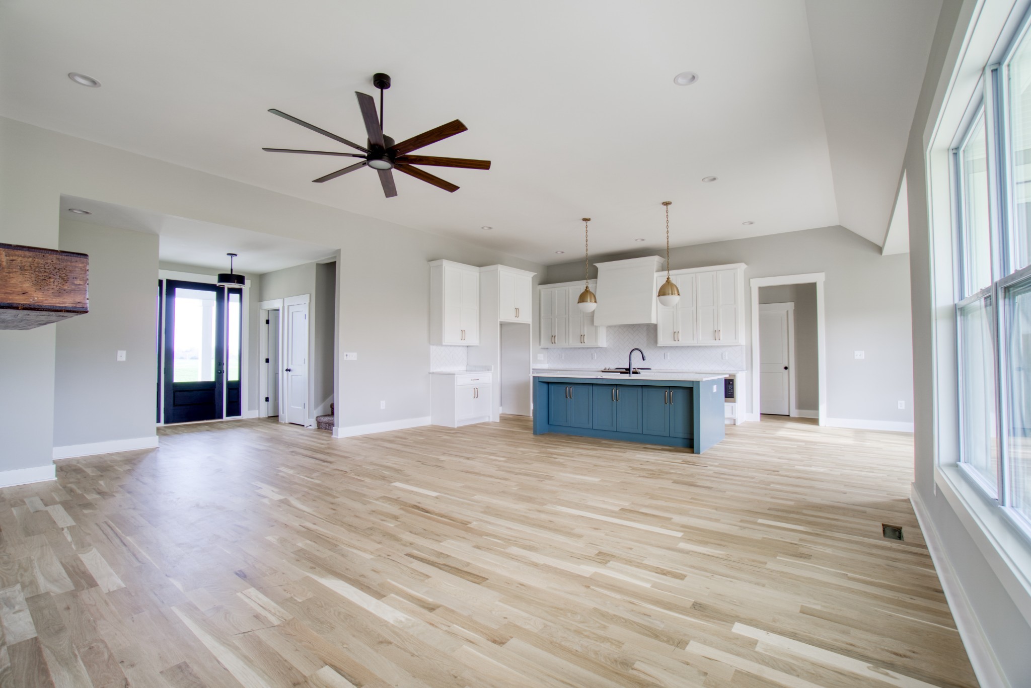 5665 Minnis Road Springfield, TN 37172 - Photo 20 of 38 a view of a kitchen with a sink and a window