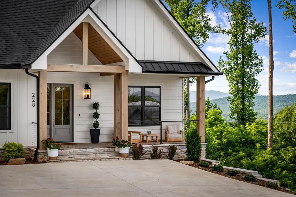 228 Winding Ridge Blairsville, GA 30512 - Photo 3 of 129