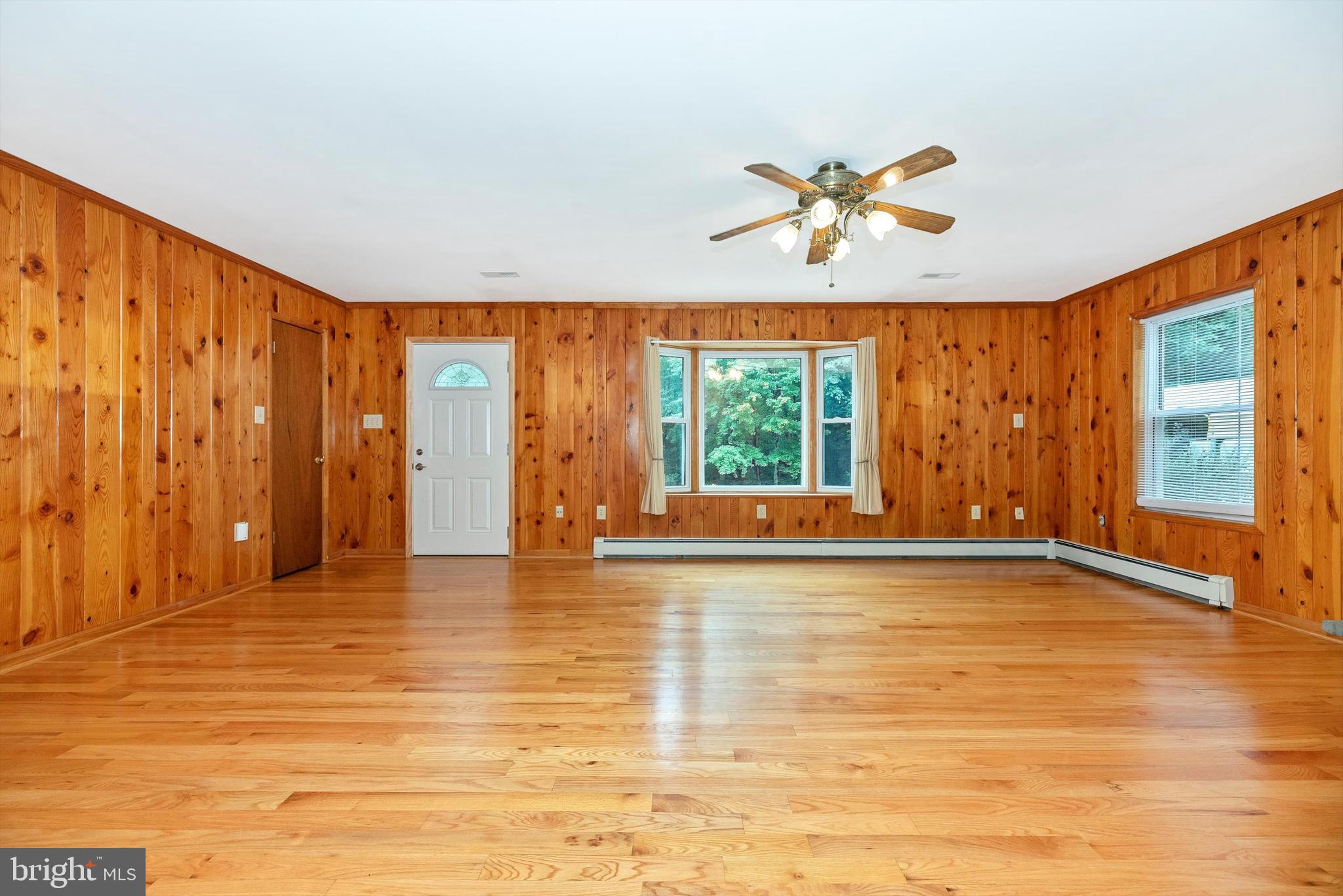 3250 Kaetzel Road Rohrersville, MD 21779 - Photo 11 of 63 Living Room