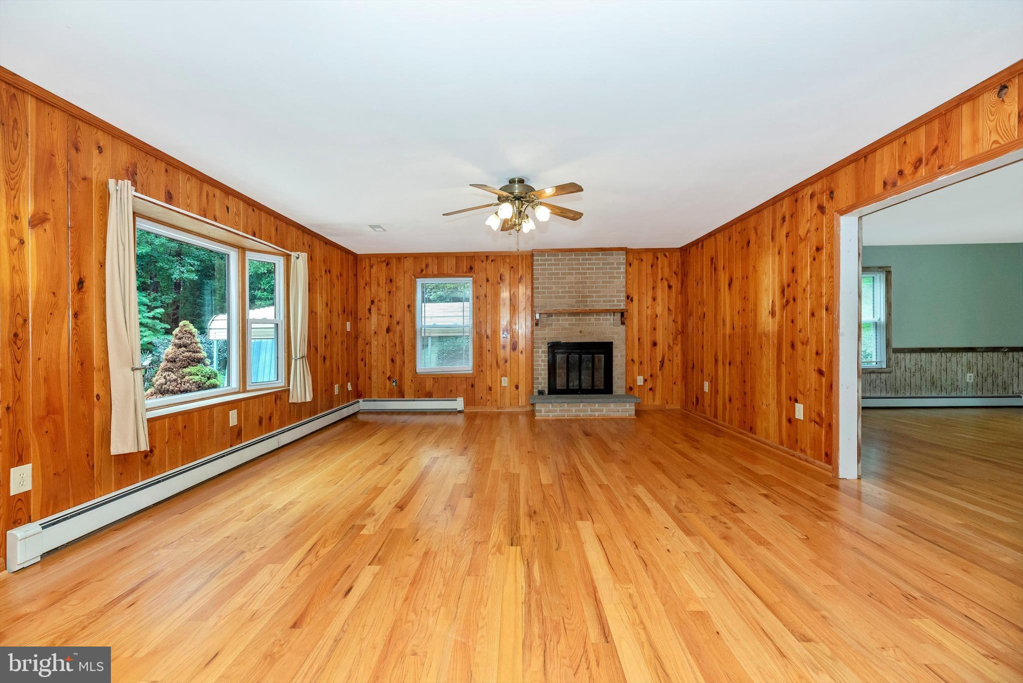 3250 Kaetzel Road Rohrersville, MD 21779 - Photo 12 of 63 Living Room