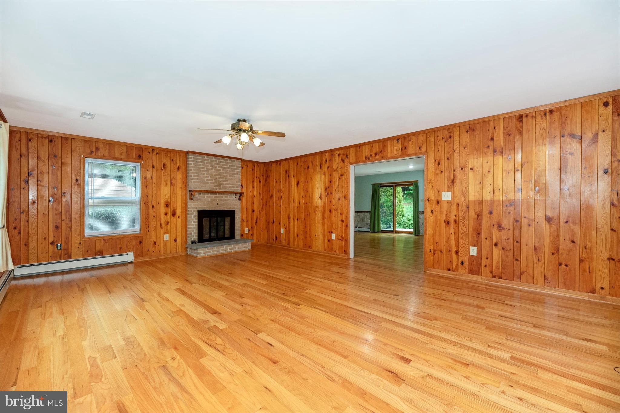 3250 Kaetzel Road Rohrersville, MD 21779 - Photo 13 of 63 Living Room