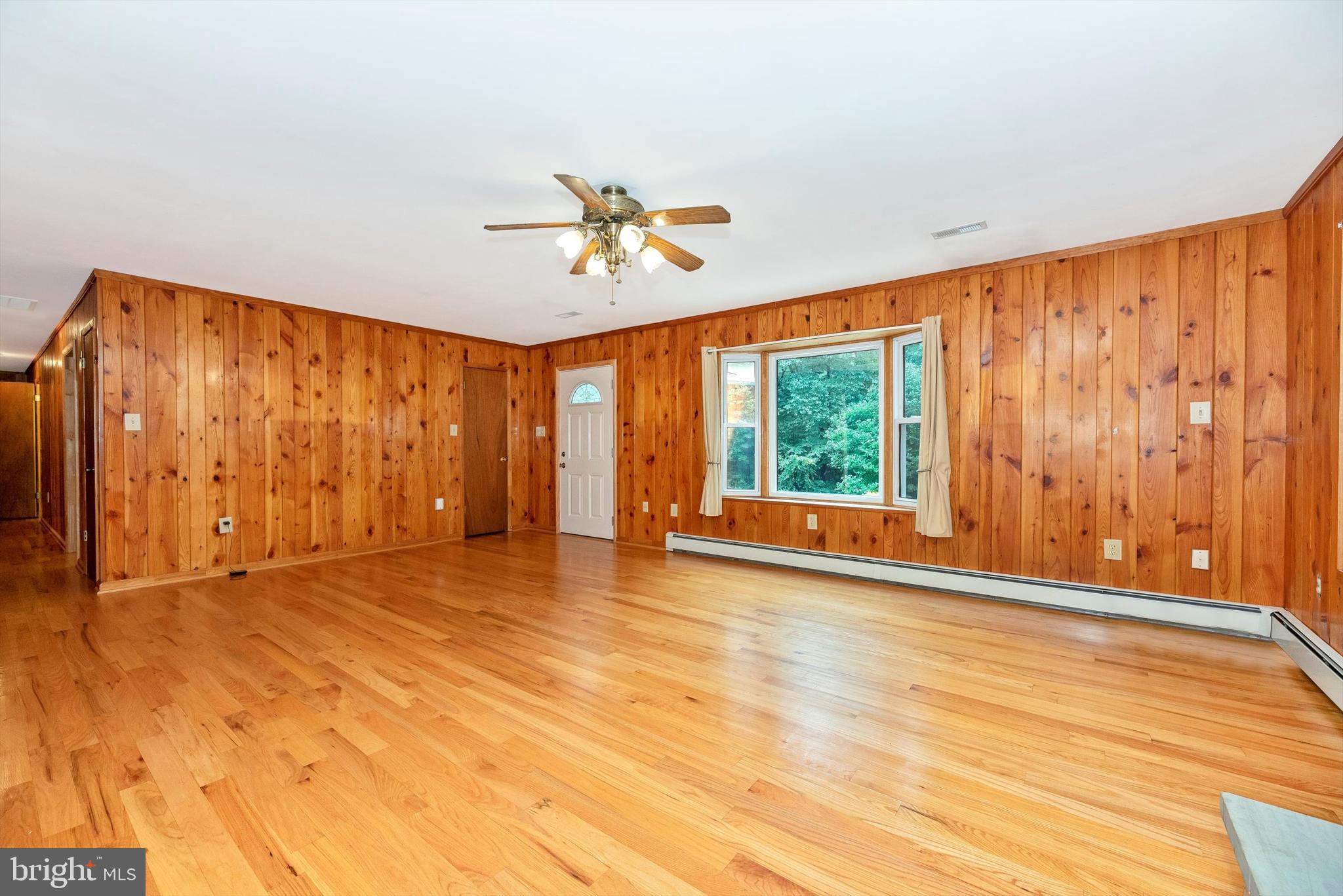 3250 Kaetzel Road Rohrersville, MD 21779 - Photo 14 of 63 Living Room