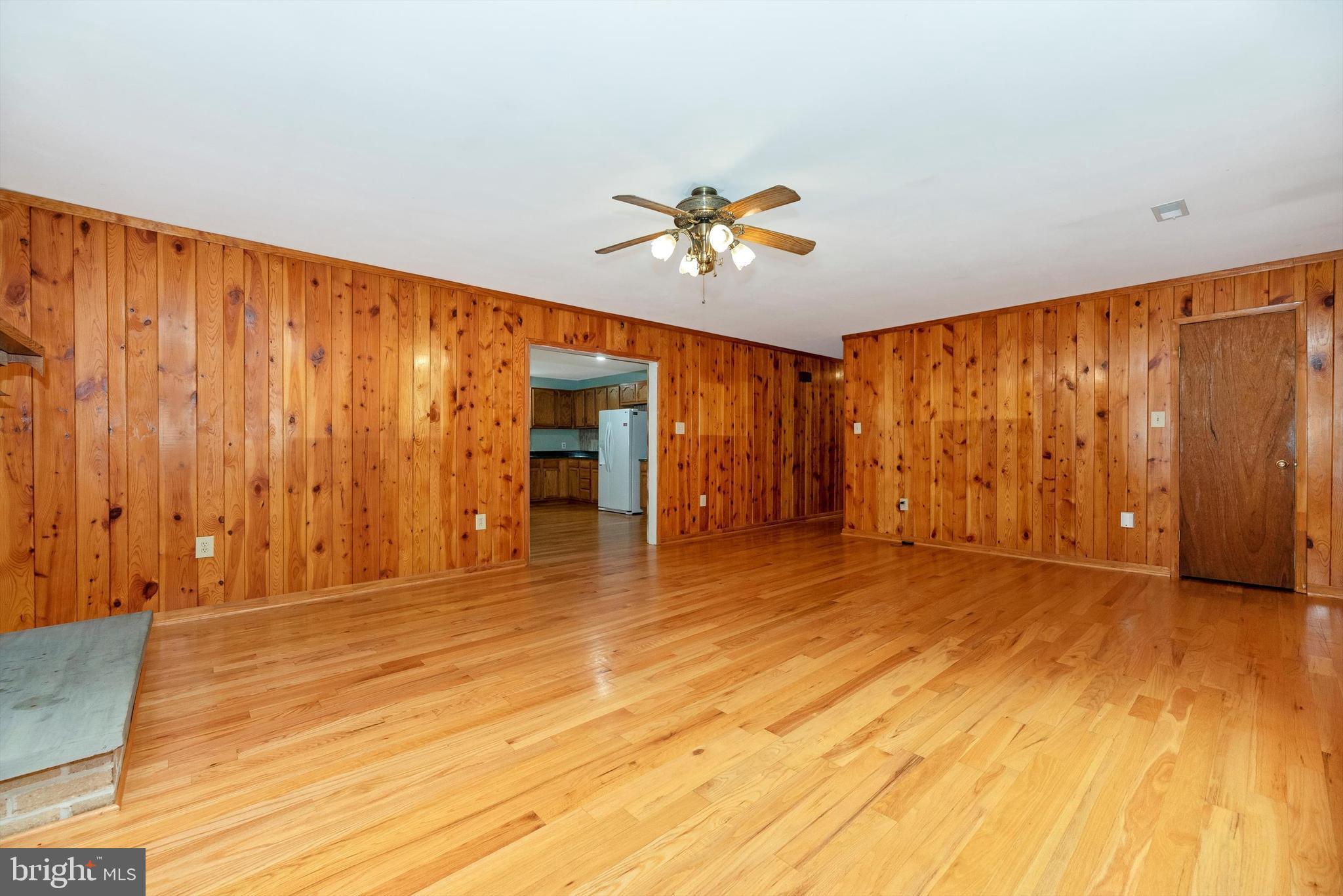 3250 Kaetzel Road Rohrersville, MD 21779 - Photo 15 of 63 Living Room