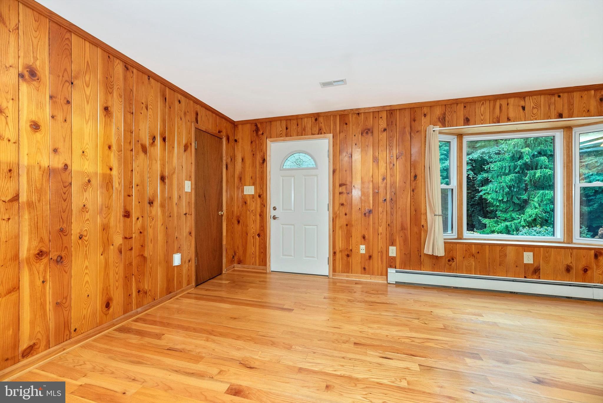 3250 Kaetzel Road Rohrersville, MD 21779 - Photo 10 of 63 Living Room