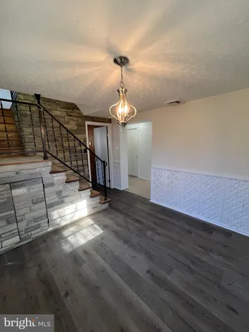 $1,800 | 1331 East Longview Drive, Woodbridge, VA 22191