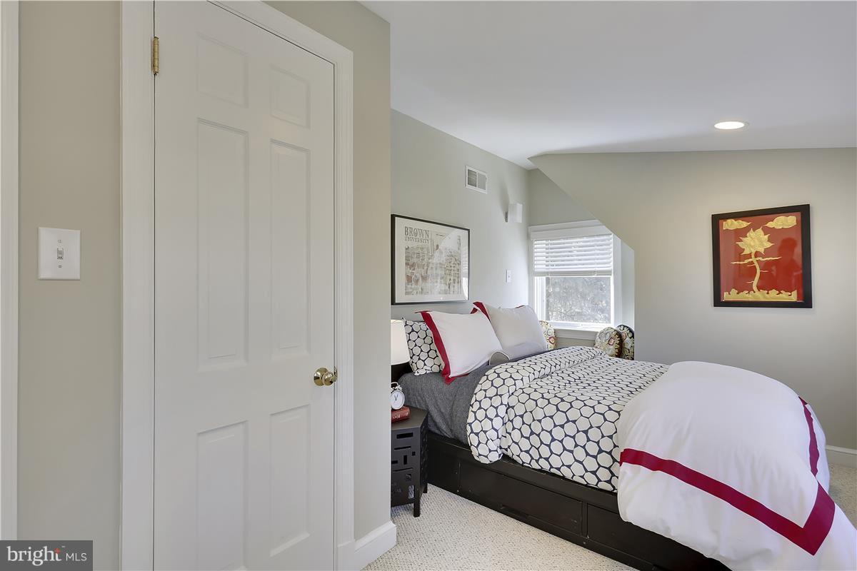 1600 Grace Church Road Silver Spring, MD 20910 - Photo 17 of 29 Bedroom 4