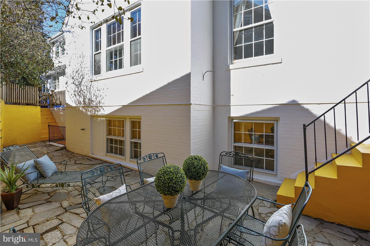 1600 Grace Church Road Silver Spring, MD 20910 - Photo 24 of 29 Private "Georgetown Courtyard"