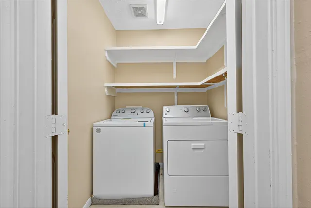 $2,000 | 647 Hollandbridge Lane, Houston, TX 77073