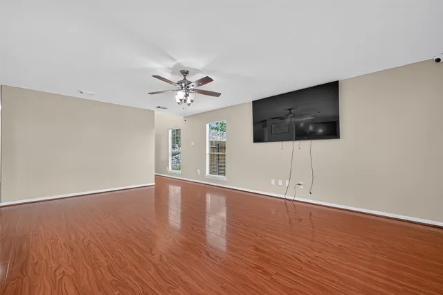 $2,000 | 647 Hollandbridge Lane, Houston, TX 77073