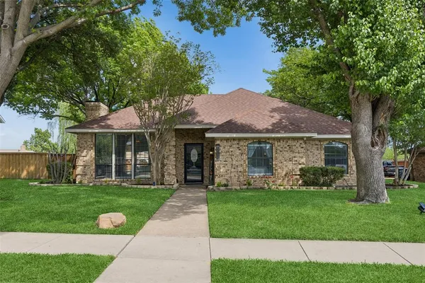 $375,000 | 5112 Park Lake Court, Sachse, TX 75048