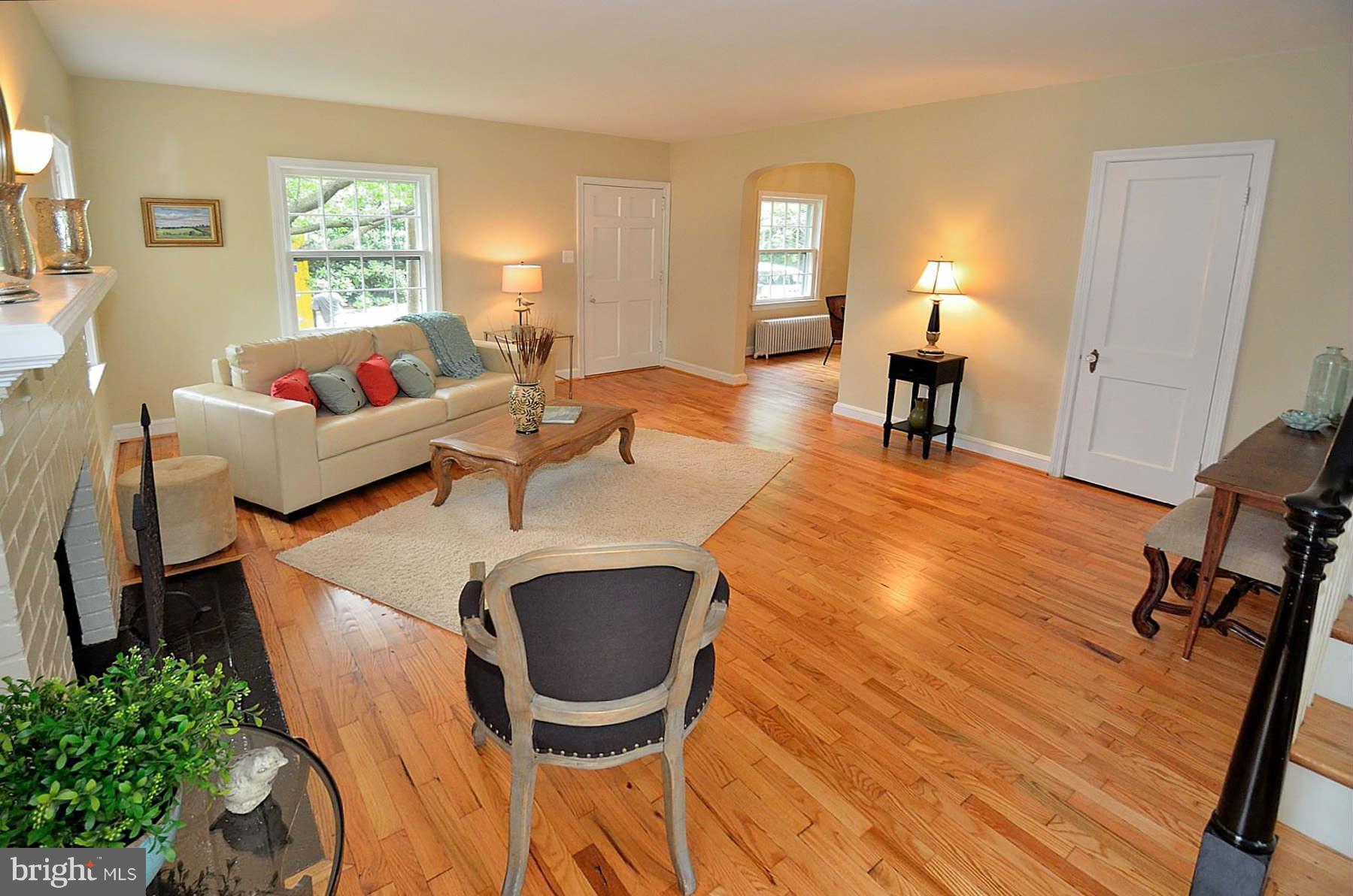 2423 Ridge Rd Drive Alexandria, VA 22302 - Photo 4 of 19 a living room with furniture and a window