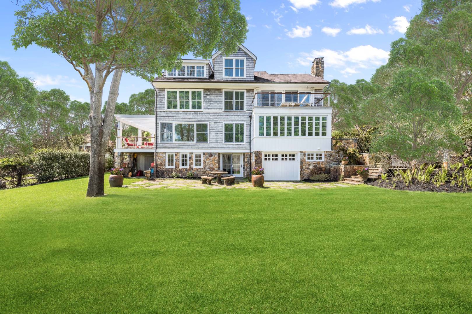 22 Maidstone Park Road South East Hampton, NY 11937 - Photo 3 of 23