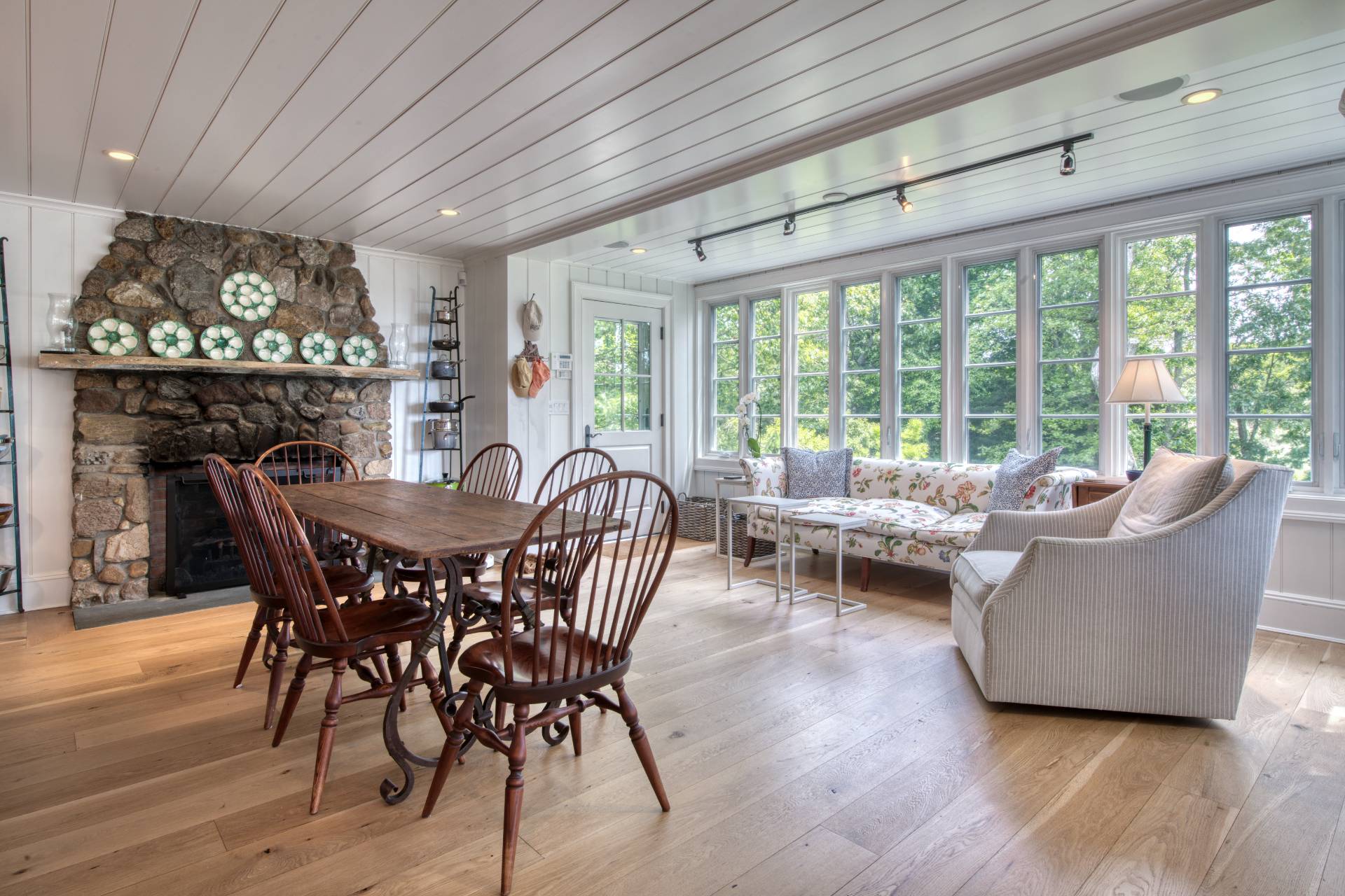 22 Maidstone Park Road South East Hampton, NY 11937 - Photo 10 of 23