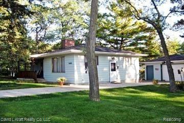 5603 Port Austin Road Caseville, MI 48725 - Photo 12 of 16 5603PtAustinSide.jpg