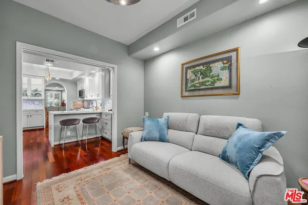 $7,350 | 11740 Sunset Boulevard, Unit 22, Los Angeles, CA 90049