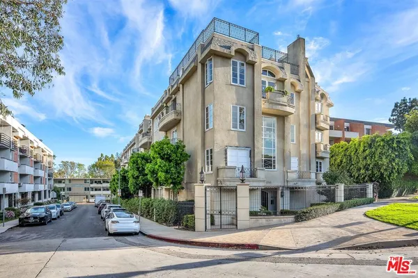 $7,350 | 11740 Sunset Boulevard, Unit 22, Los Angeles, CA 90049