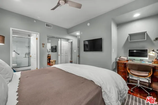 $7,350 | 11740 Sunset Boulevard, Unit 22, Los Angeles, CA 90049