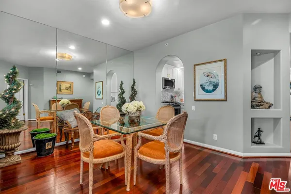 $7,350 | 11740 Sunset Boulevard, Unit 22, Los Angeles, CA 90049