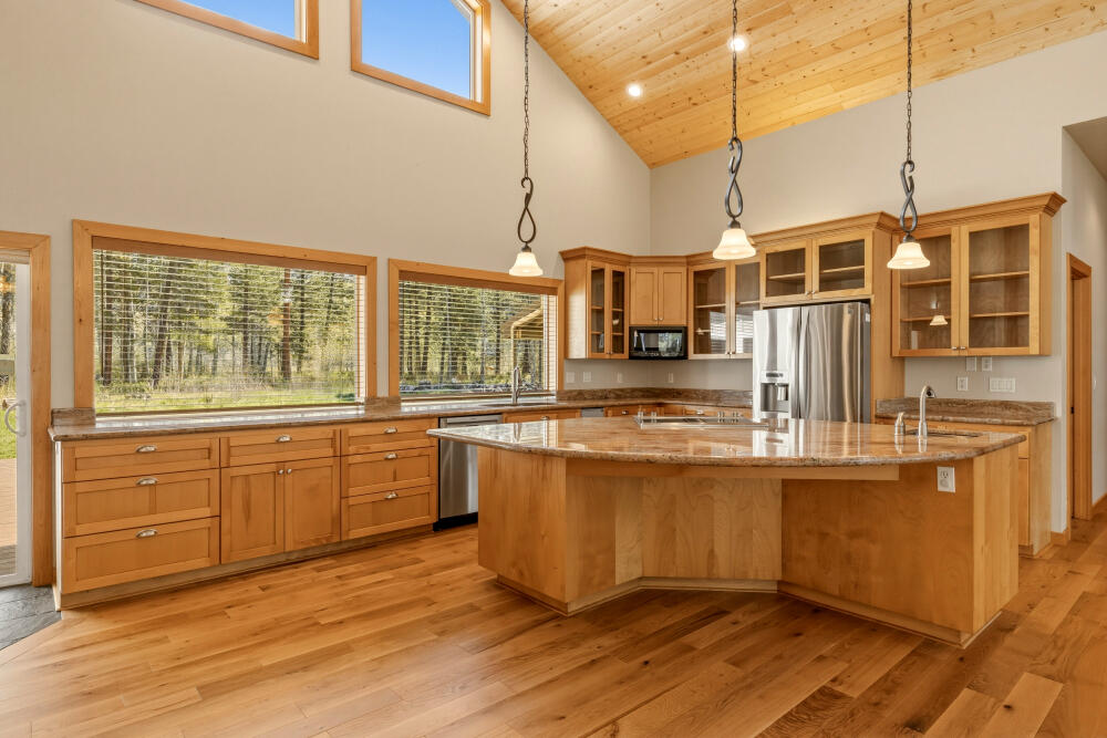 50205 Highway 62 Chiloquin, OR 97624 - Photo 3 of 44 Granit Island