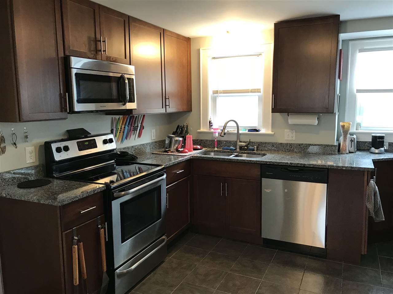 507 Mast Road Manchester, NH 03102 - Photo 3 of 29