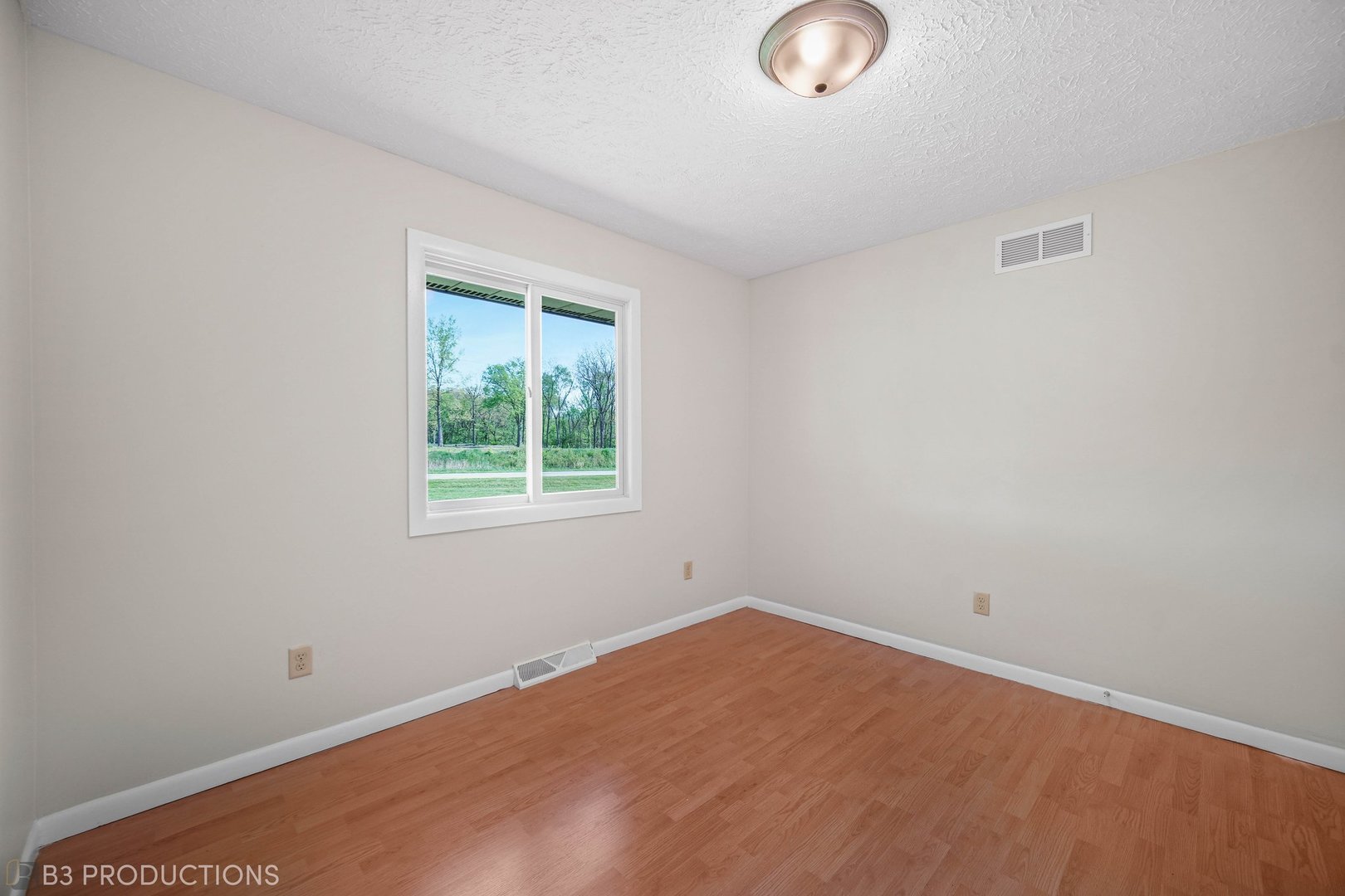 21011 West County Road Wilmington, IL 60481 - Photo 12 of 34 Gallery Image 12