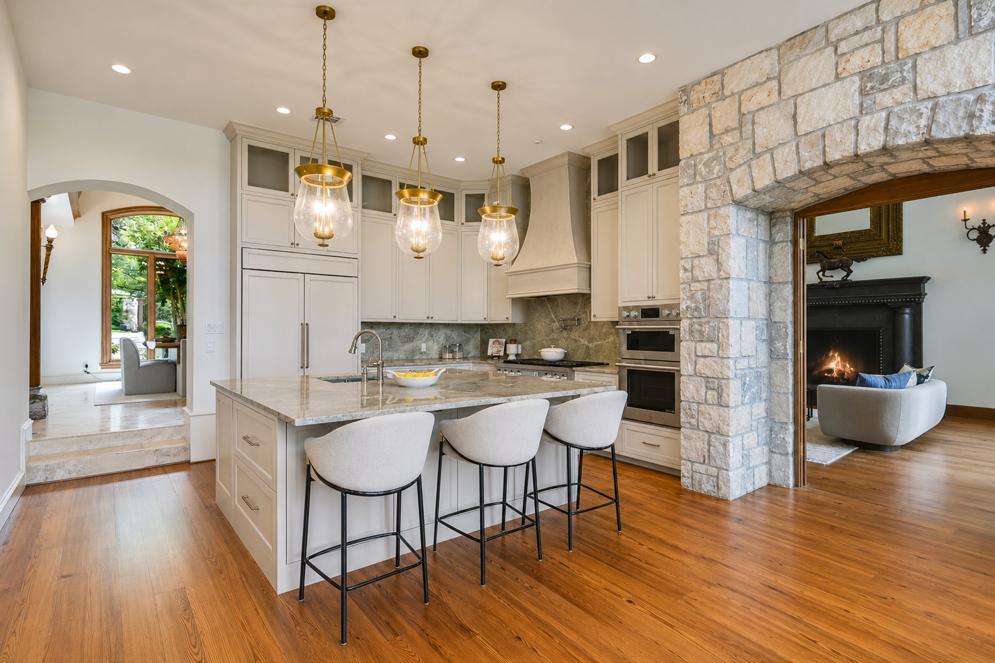 4646 Rockcliff Road Austin, TX 78746 - Photo 11 of 37 Hood added with AI