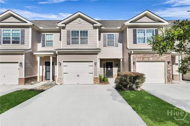 $1,850 | 975 Canyon Oak Loop, Richmond Hill, GA 31324