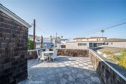 $2,600,000 | 6421 East Seaside Walk, Long Beach, CA 90803