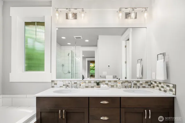 $4,398,000 | 1646 106th Avenue Southeast, Bellevue, WA 98004