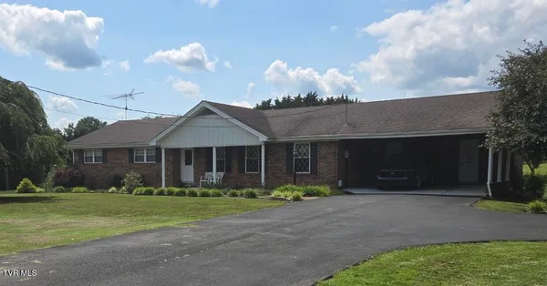 $525,000 | 6800 Newport Highway, Greeneville, TN 37743