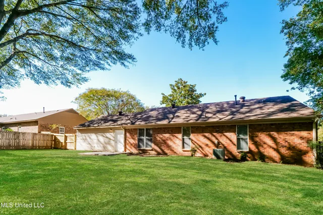 $1,585 | 3505 Dorchester Drive, Horn Lake, MS 38637