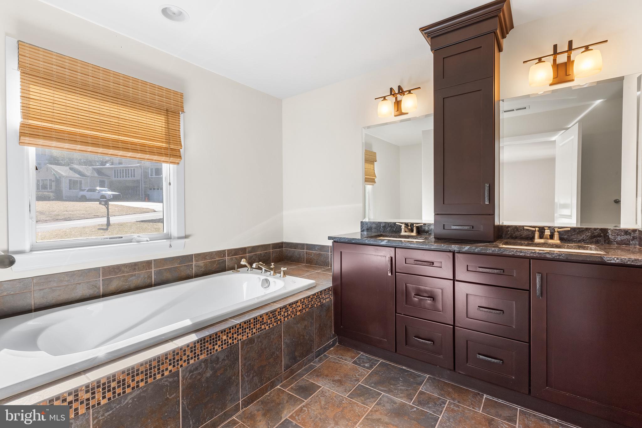 117 Glen Valley Road Yardley, PA 19067 - Photo 18 of 34 a bathroom with a bathtub and a sink