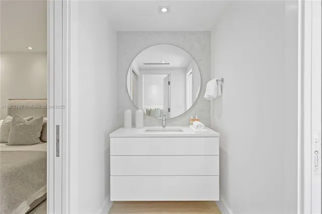 $5,400,000 | 5500 Collins Avenue, Unit 901 & 902, Miami Beach, FL 33140