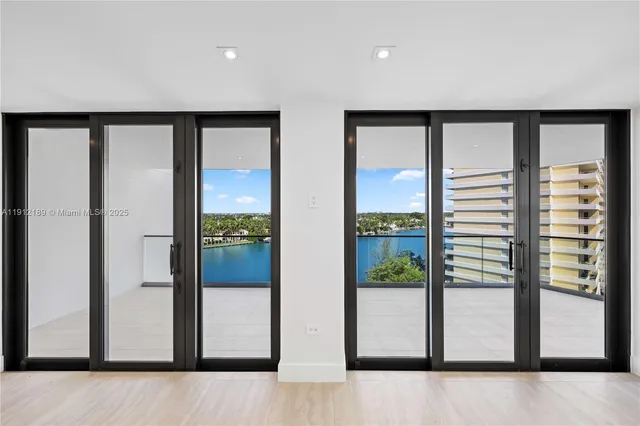 $5,400,000 | 5500 Collins Avenue, Unit 901 & 902, Miami Beach, FL 33140