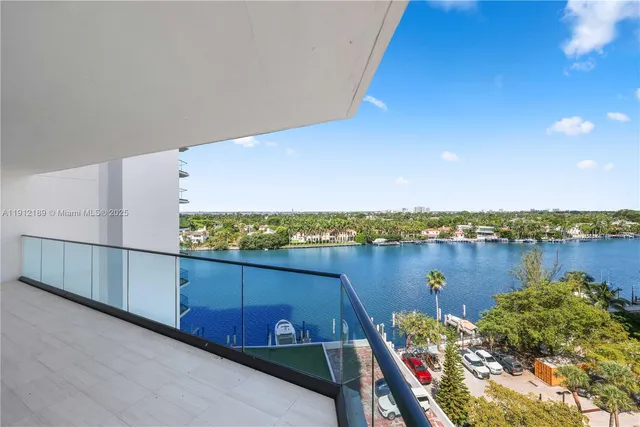 $5,400,000 | 5500 Collins Avenue, Unit 901 & 902, Miami Beach, FL 33140
