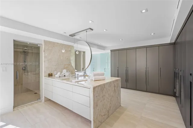 $5,400,000 | 5500 Collins Avenue, Unit 901 & 902, Miami Beach, FL 33140