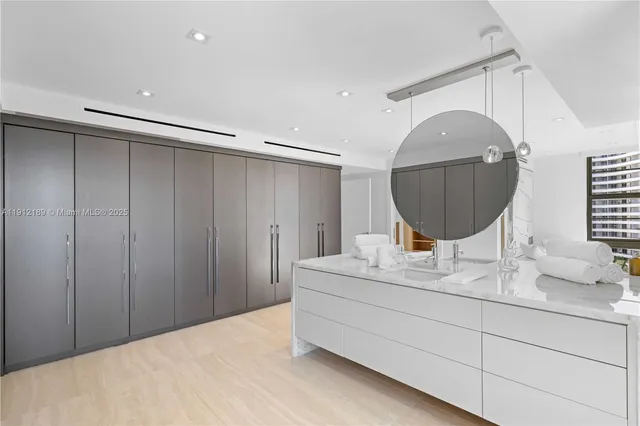 $5,400,000 | 5500 Collins Avenue, Unit 901 & 902, Miami Beach, FL 33140