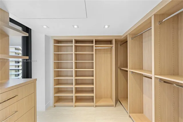 $5,400,000 | 5500 Collins Avenue, Unit 901 & 902, Miami Beach, FL 33140