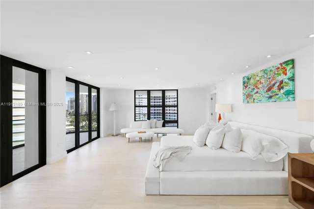 $5,400,000 | 5500 Collins Avenue, Unit 901 & 902, Miami Beach, FL 33140