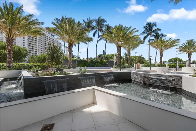 $5,400,000 | 5500 Collins Avenue, Unit 901 & 902, Miami Beach, FL 33140