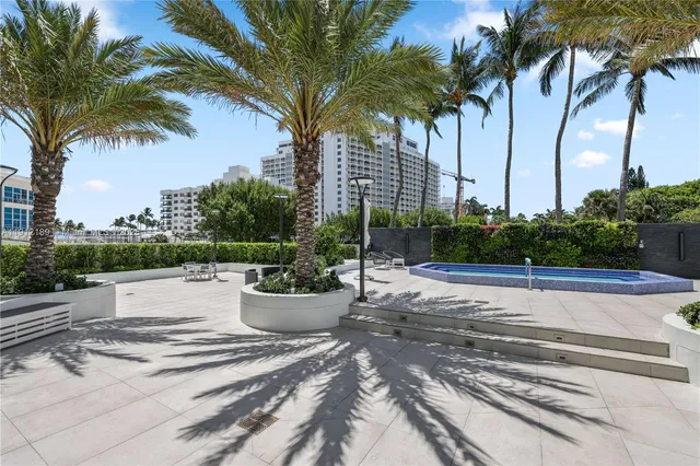 $5,400,000 | 5500 Collins Avenue, Unit 901 & 902, Miami Beach, FL 33140
