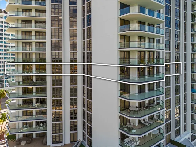 $5,400,000 | 5500 Collins Avenue, Unit 901 & 902, Miami Beach, FL 33140