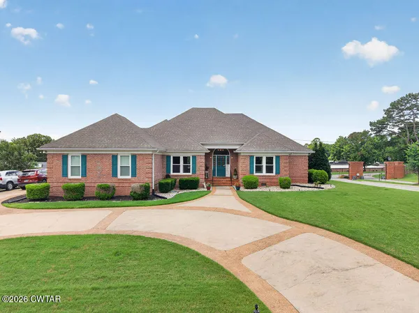 $425,000 | 3 Ridgefield Place, Jackson, TN 38305
