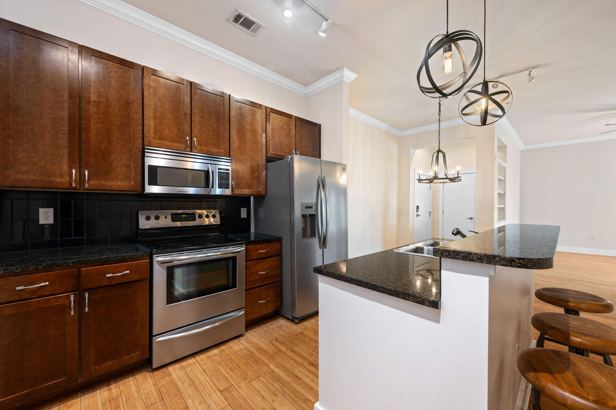 129 Walnut Street, Unit 304 Chattanooga, TN 37403 - Photo 3 of 40 23-web-or-mls-DSC_0238