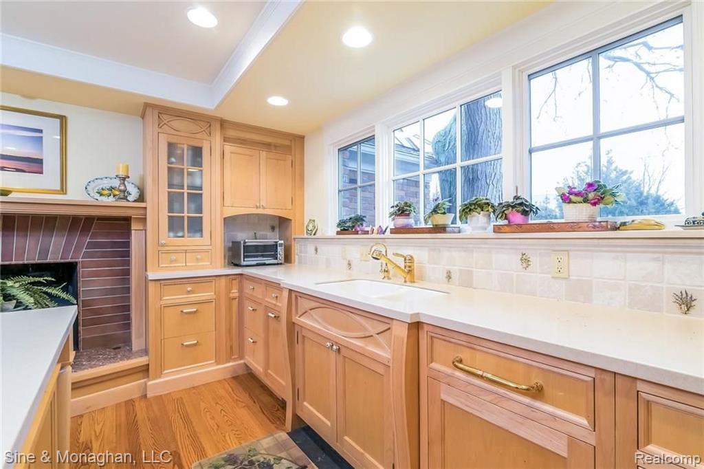 24 Warner Road Grosse Pointe Farms, MI 48236 - Photo 22 of 56